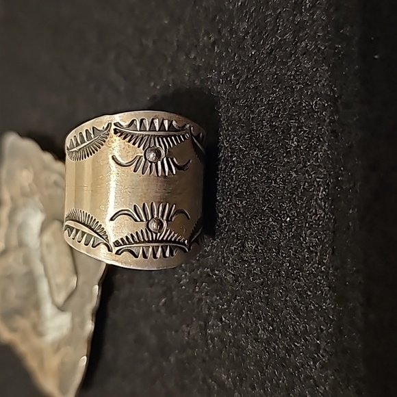 Rocki Gorman Navajo design pendant - Picture 2 of 6